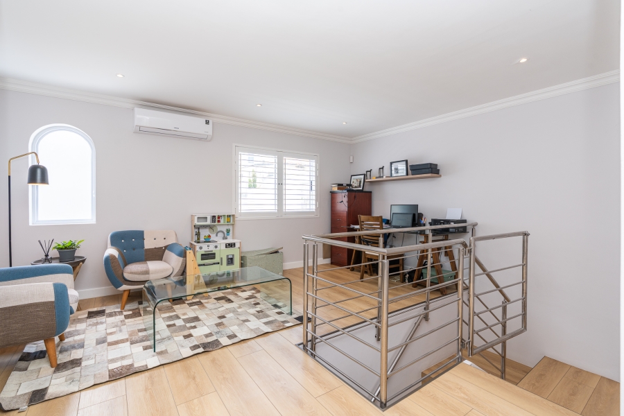 4 Bedroom Property for Sale in Sea Point Western Cape